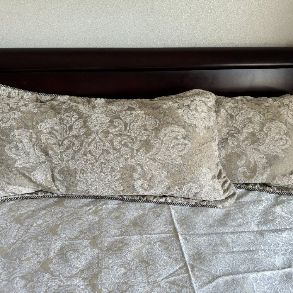 Royal Velvet  Luxury King Size Pillow Cases Set of 2  Exclusive Decoration